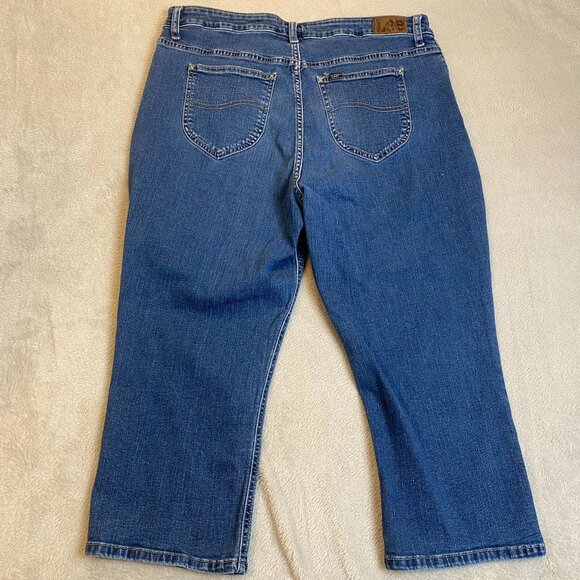 Lee Womens Capri Jeans 16M Blue Denim Machine Washable Comfortable & Stylish Fit - Picture 2 of 13